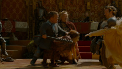 extant_GameOfThrones_4x02-TheLionAndTheRose_4577