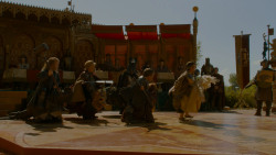 extant_GameOfThrones_4x02-TheLionAndTheRose_4583