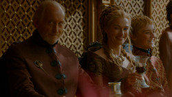 extant_GameOfThrones_4x02-TheLionAndTheRose_4588