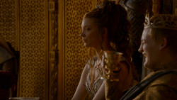 extant_GameOfThrones_4x02-TheLionAndTheRose_4589