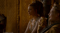 extant_GameOfThrones_4x02-TheLionAndTheRose_4590