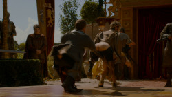 extant_GameOfThrones_4x02-TheLionAndTheRose_4593