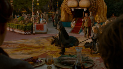 extant_GameOfThrones_4x02-TheLionAndTheRose_4605