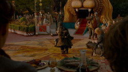 extant_GameOfThrones_4x02-TheLionAndTheRose_4606