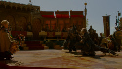 extant_GameOfThrones_4x02-TheLionAndTheRose_4610