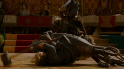 extant_GameOfThrones_4x02-TheLionAndTheRose_4613
