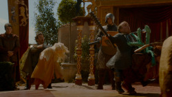 extant_GameOfThrones_4x02-TheLionAndTheRose_4630