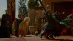 extant_GameOfThrones_4x02-TheLionAndTheRose_4631