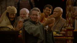 extant_GameOfThrones_4x02-TheLionAndTheRose_4634