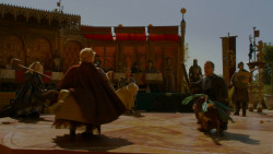 extant_GameOfThrones_4x02-TheLionAndTheRose_4644