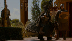 extant_GameOfThrones_4x02-TheLionAndTheRose_4654