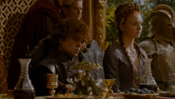 extant_GameOfThrones_4x02-TheLionAndTheRose_4664