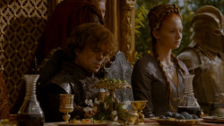 extant_GameOfThrones_4x02-TheLionAndTheRose_4665