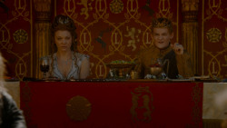 extant_GameOfThrones_4x02-TheLionAndTheRose_4689