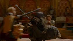 extant_GameOfThrones_4x02-TheLionAndTheRose_4701