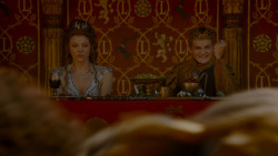 extant_GameOfThrones_4x02-TheLionAndTheRose_4702