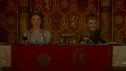 extant_GameOfThrones_4x02-TheLionAndTheRose_4703