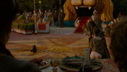extant_GameOfThrones_4x02-TheLionAndTheRose_4711