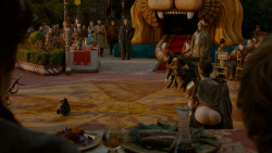 extant_GameOfThrones_4x02-TheLionAndTheRose_4715