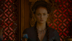 extant_GameOfThrones_4x02-TheLionAndTheRose_4720