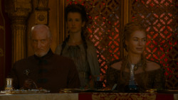 extant_GameOfThrones_4x02-TheLionAndTheRose_4723
