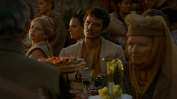 extant_GameOfThrones_4x02-TheLionAndTheRose_4728