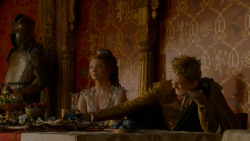 extant_GameOfThrones_4x02-TheLionAndTheRose_4742