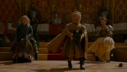 extant_GameOfThrones_4x02-TheLionAndTheRose_4748