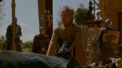 extant_GameOfThrones_4x02-TheLionAndTheRose_4755