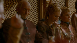 extant_GameOfThrones_4x02-TheLionAndTheRose_4765