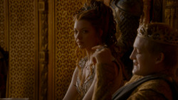 extant_GameOfThrones_4x02-TheLionAndTheRose_4771