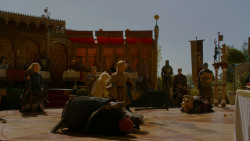 extant_GameOfThrones_4x02-TheLionAndTheRose_4773