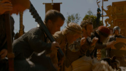 extant_GameOfThrones_4x02-TheLionAndTheRose_4783