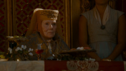 extant_GameOfThrones_4x02-TheLionAndTheRose_4791
