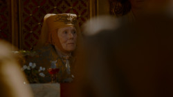 extant_GameOfThrones_4x02-TheLionAndTheRose_4818