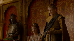 extant_GameOfThrones_4x02-TheLionAndTheRose_4842