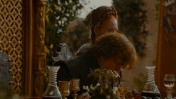 extant_GameOfThrones_4x02-TheLionAndTheRose_4852