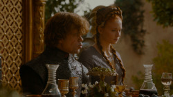 extant_GameOfThrones_4x02-TheLionAndTheRose_4890