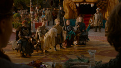 extant_GameOfThrones_4x02-TheLionAndTheRose_4899