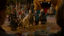 extant_GameOfThrones_4x02-TheLionAndTheRose_4901