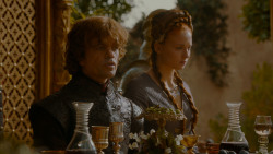 extant_GameOfThrones_4x02-TheLionAndTheRose_4905