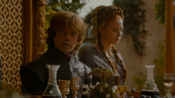 extant_GameOfThrones_4x02-TheLionAndTheRose_4913