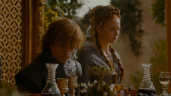 extant_GameOfThrones_4x02-TheLionAndTheRose_4915