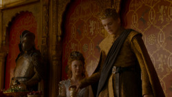 extant_GameOfThrones_4x02-TheLionAndTheRose_4935