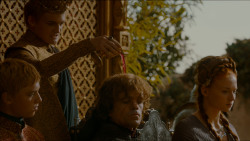 extant_GameOfThrones_4x02-TheLionAndTheRose_4950
