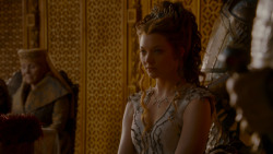 extant_GameOfThrones_4x02-TheLionAndTheRose_4958