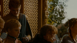 extant_GameOfThrones_4x02-TheLionAndTheRose_4966
