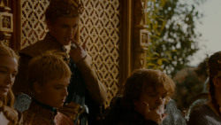 extant_GameOfThrones_4x02-TheLionAndTheRose_4968