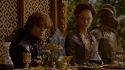 extant_GameOfThrones_4x02-TheLionAndTheRose_5016