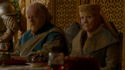 extant_GameOfThrones_4x02-TheLionAndTheRose_5029